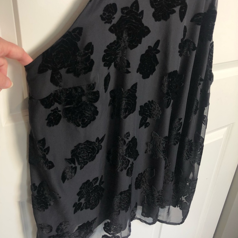 Torrid Sleeveless high neck black top size 2 - Picture 7 of 7